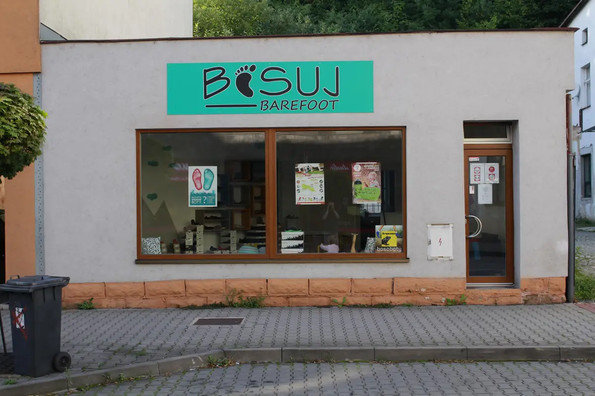 Bosuj barefoot